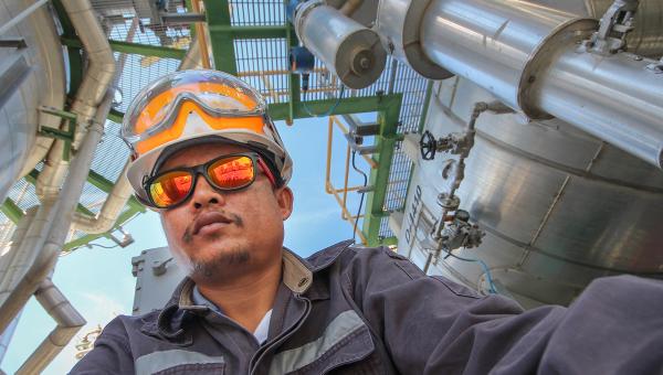 plant worker with sunglasses